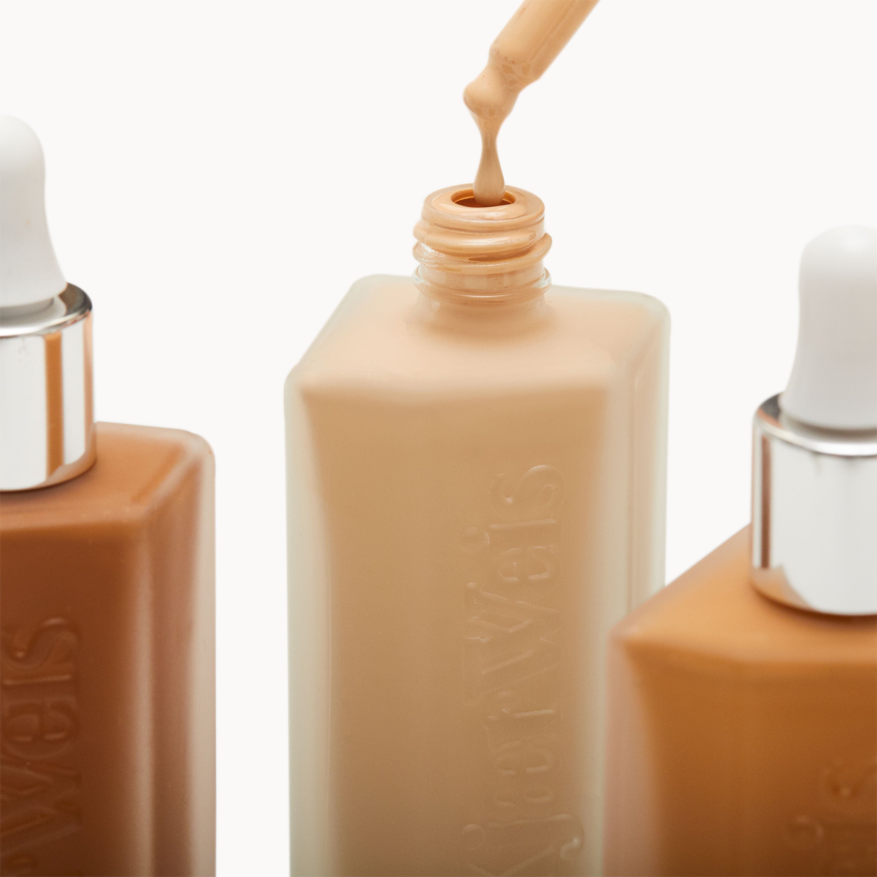 Invisible Touch Liquid Foundation / M224 – Polished