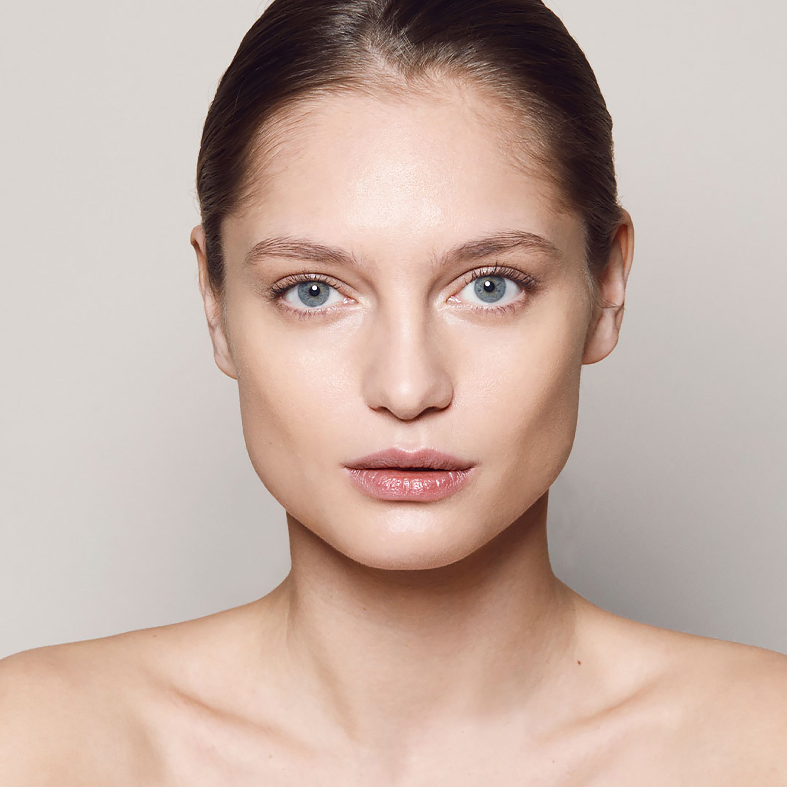 Invisible Touch Liquid Foundation / F136 – Ethereal