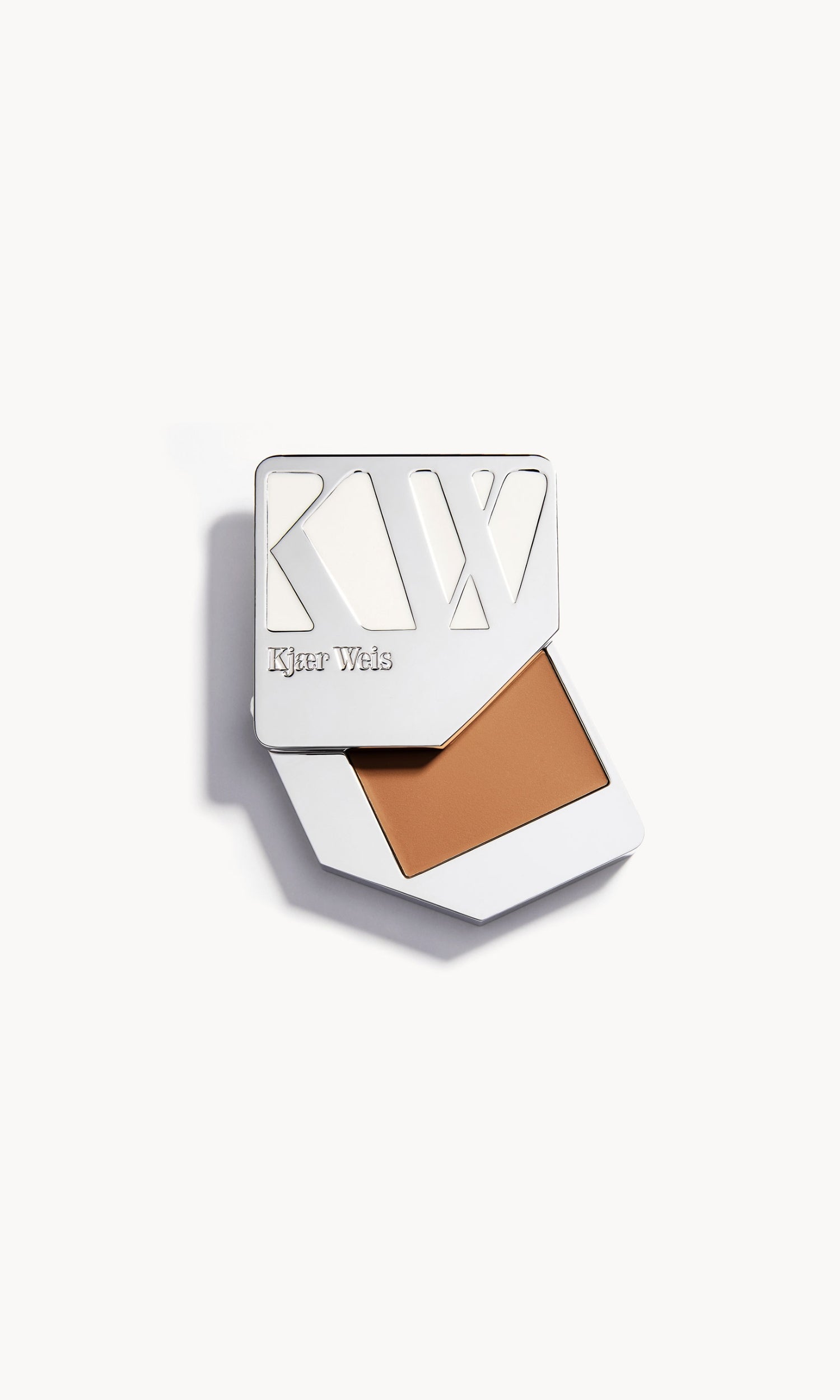 Cream Foundation / M240 – Velvety – Kjaer Weis